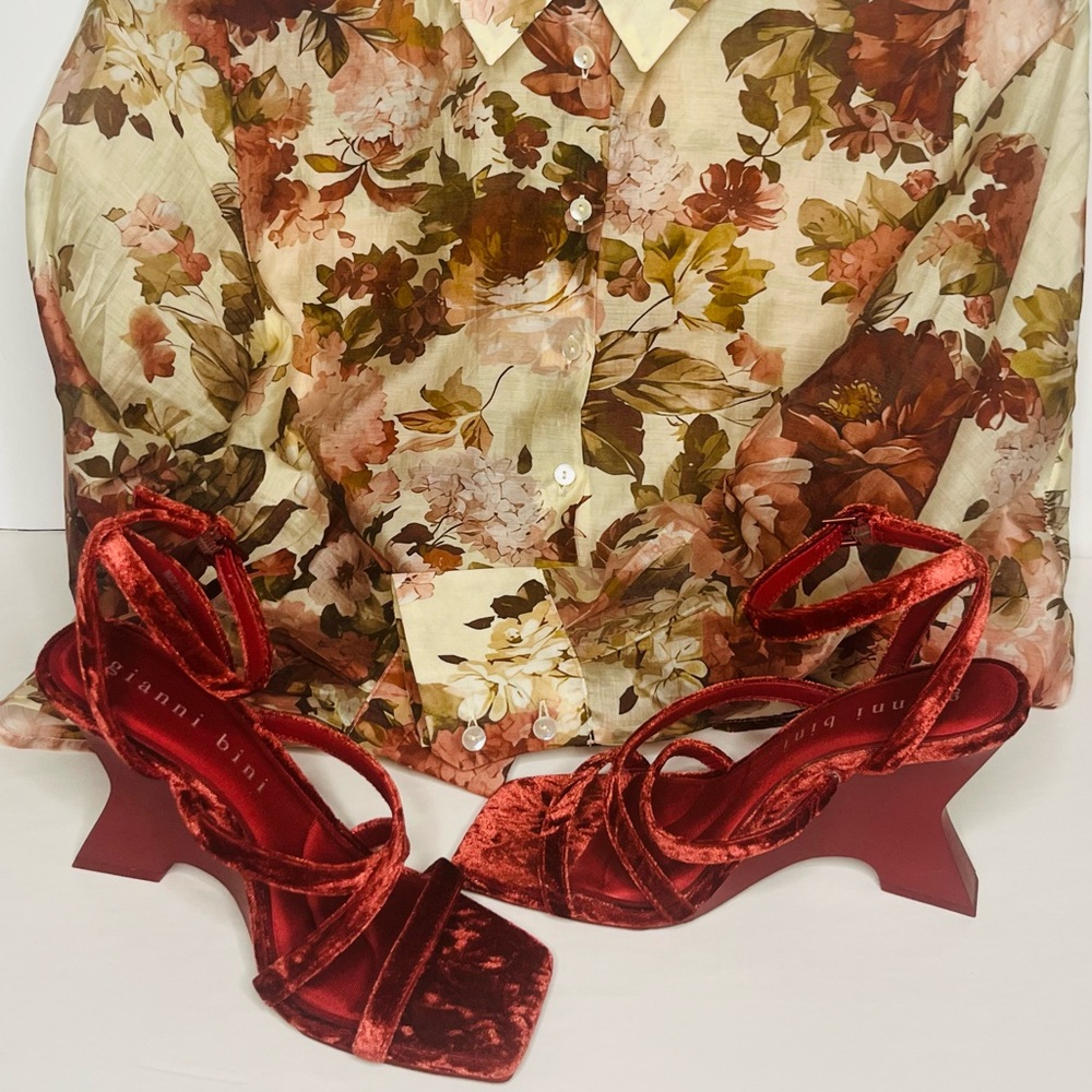Gianni Bini Red Sculptural Heels